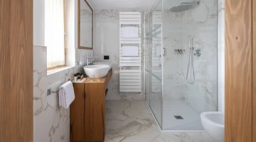 Private bathroom with shower and complimentary toiletries