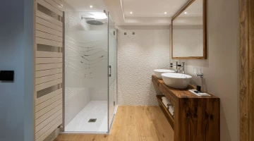 Private facilities with shower box
