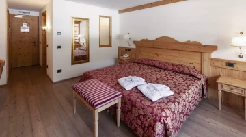 Camera con letto matrimoniale