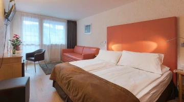 Camera quadrupla con divano letto