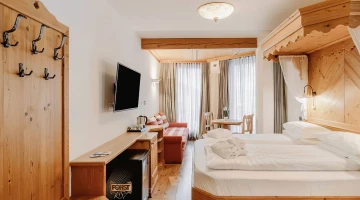 Chambre avec minibar et télévision par satellite