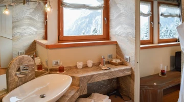 Salle de bain suite avec vue panoramique