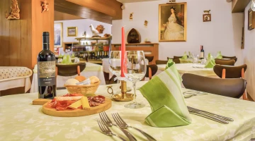 Table dressée au restaurant