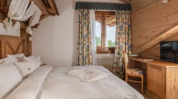 Zimmer mit Doppelbett in Suite