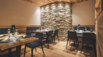 Salle du restaurant Winestube Crozzon