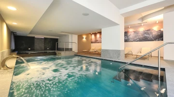 Piscine intérieure