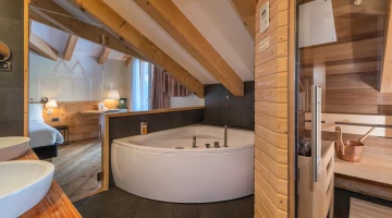 Jacuzzi dans la suite