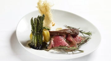 Piatto di carne e verdure