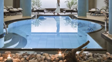 Piscine intérieure