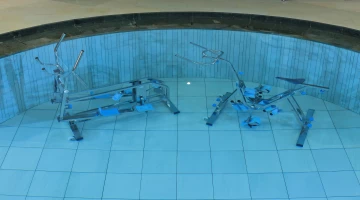 Hydrobikes et hydrorunners dans la piscine