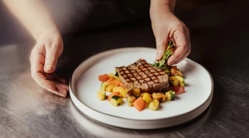 Fleisch- und Gemüsegericht