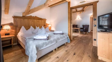 Zwei-Zimmer-Suite mit Balkon