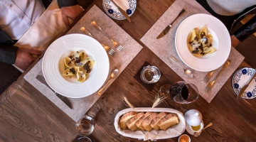 Selezione di piatti al ristorante