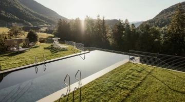 Panoramic swimming pool
