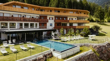 Hotel with garden and swimming pool
