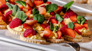Desserts with fresh fruit