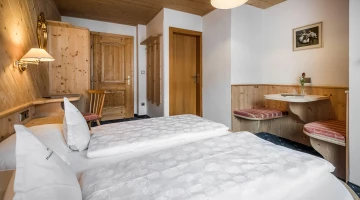 Double room with desk