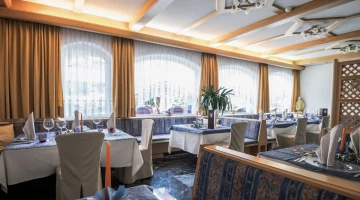 Restaurant hall