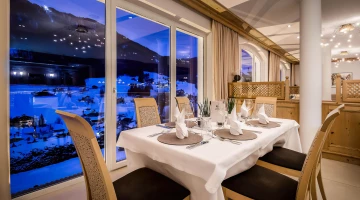 Restaurantraum mit Panoramablick