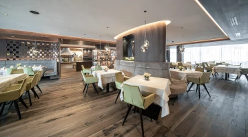 Restaurant hall