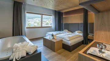 Palmer Suite with Jacuzzi