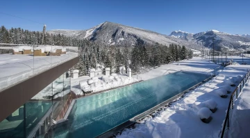 Piscine extérieure chauffée