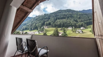 Privater Balkon mit Bergblick