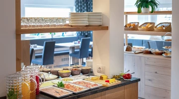 Herzhaftes Buffet zum Frühstück