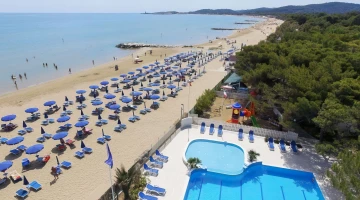 Hotel with swimming pool on the sea
