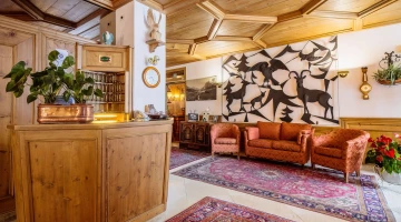 Reception with lounge
