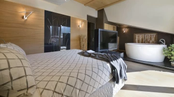 Suite with Jacuzzi