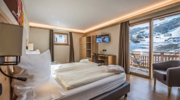 Junior Suite with furnished balcony