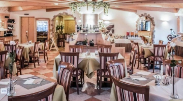 Restaurant hall