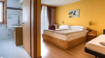 Triple room with bathroom