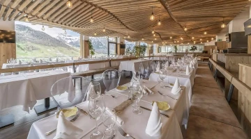 Restaurant hall