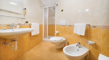 Private facilities with shower box