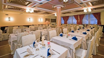 Restaurant hall