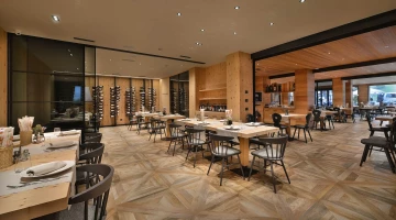 Restaurant hall