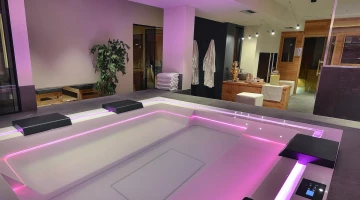 Hot tub