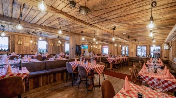 Restaurant hall