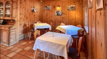 Detail of the restaurant hall