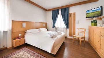 Double room with TV