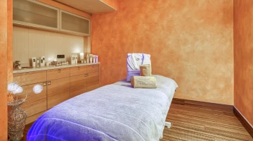 Massage cabin
