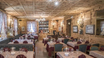 Restaurant room with wine cellar