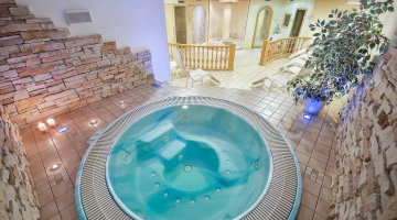 Hot tub