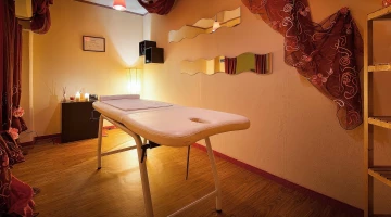 Massage cabin