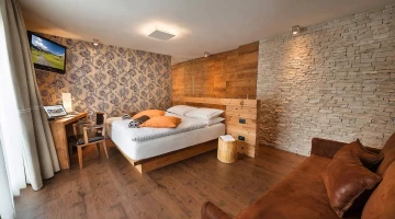 Double room with sofa