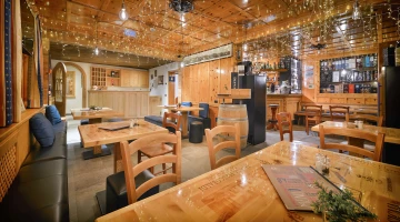 Restaurant hall