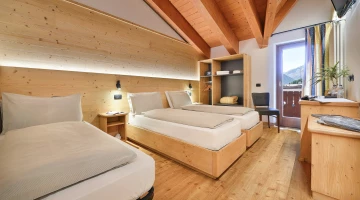 Triple room with balcony