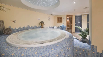 Hot tub